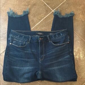 Judy Blue Blue Ankle Cropped Jeans with Distressed Hem